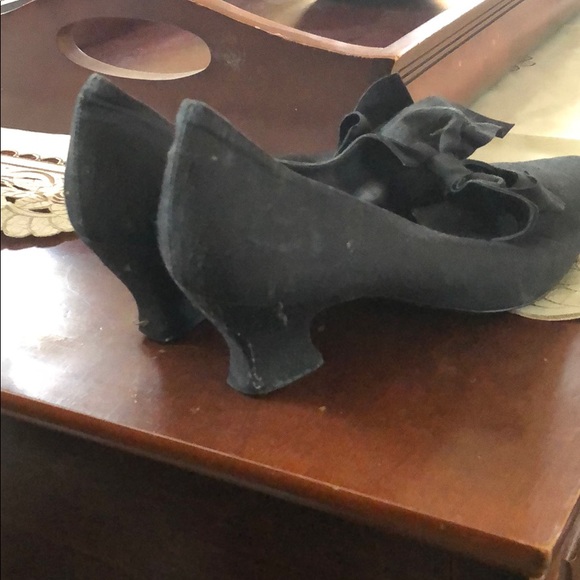 Kenneth Cole bow black bow heels size 8 - Picture 3 of 3